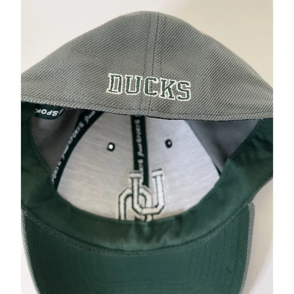 University of Oregon Ducks Cap Hat Colosseum Size 6 7/8 Small Baseball Cap Green